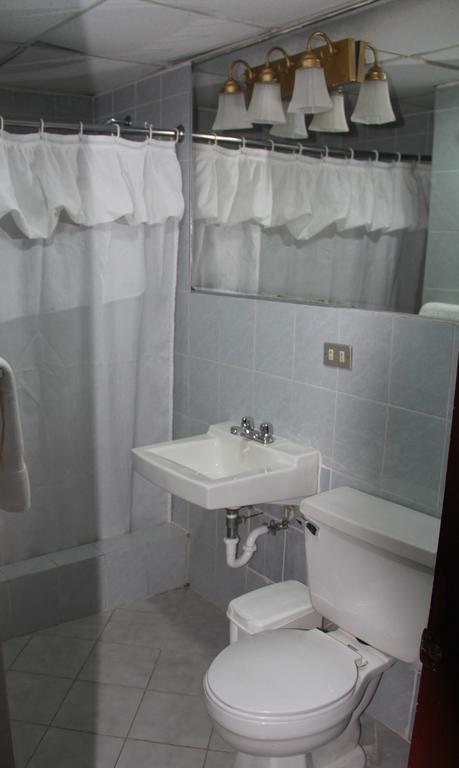 Hotel La Torre Гуаякіль Номер фото