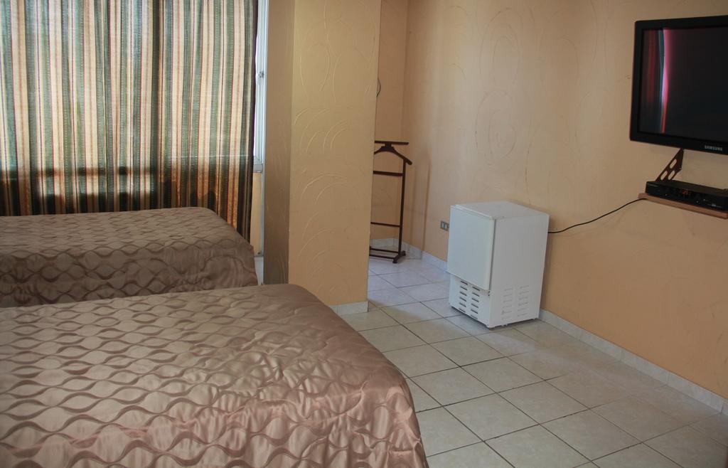Hotel La Torre Гуаякіль Номер фото