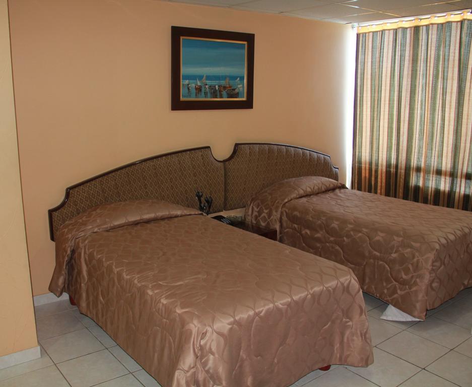 Hotel La Torre Гуаякіль Номер фото